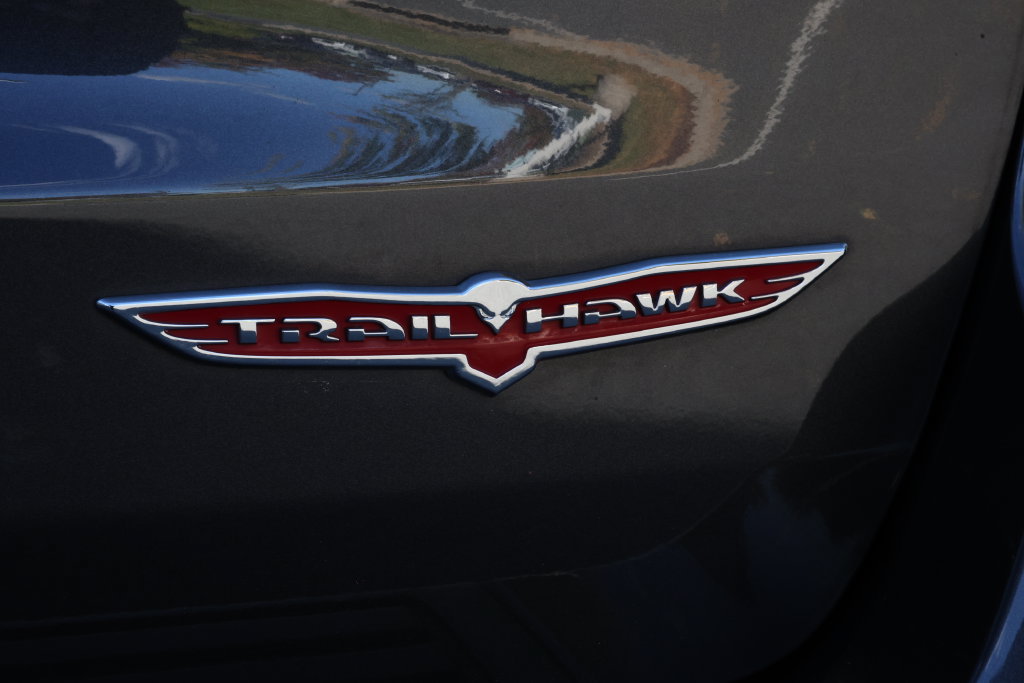 Used 2021 Jeep Grand Cherokee Trailhawk w/ Trailhawk Luxury Group AWD/4WD image 14