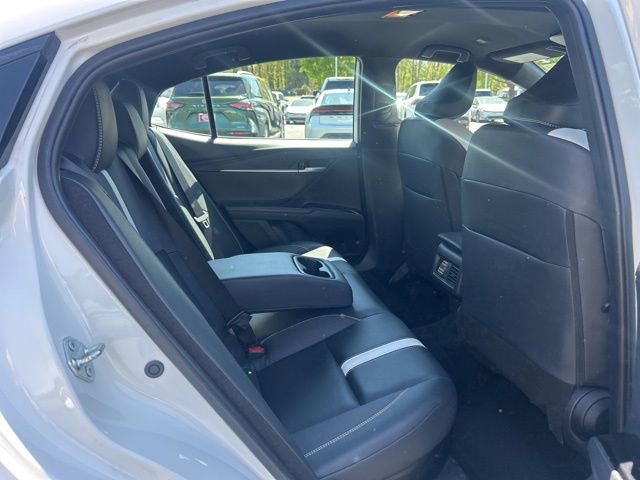 Used 2025 Toyota Camry SE FWD image 16