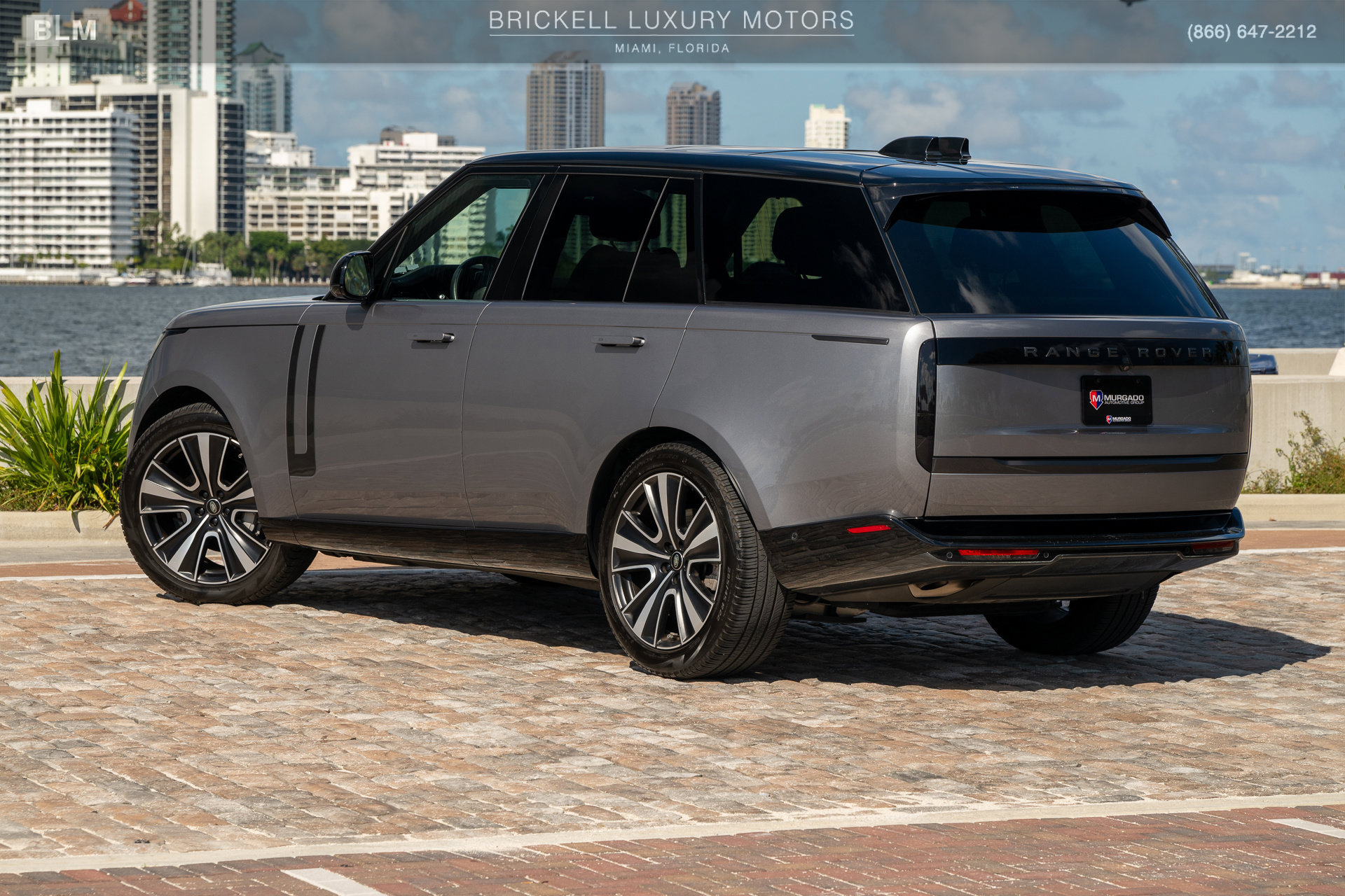 Used 2024 Land Rover Range Rover SE AWD/4WD image 12