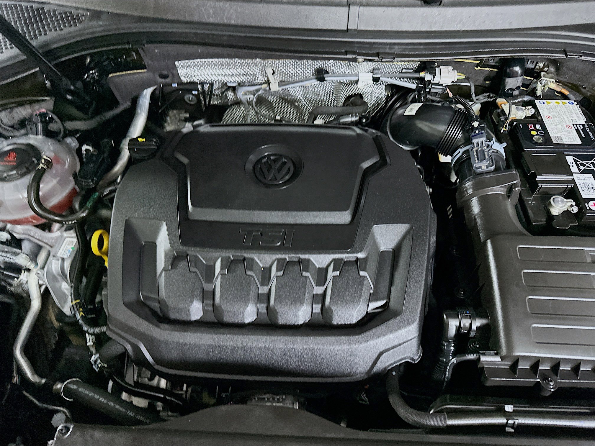 Used 2024 Volkswagen Tiguan Wolfsburg Edition image 32