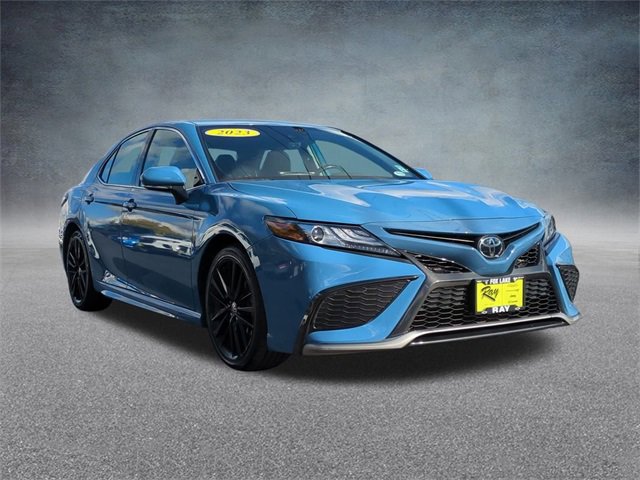 Used 2023 Toyota Camry XSE image 3