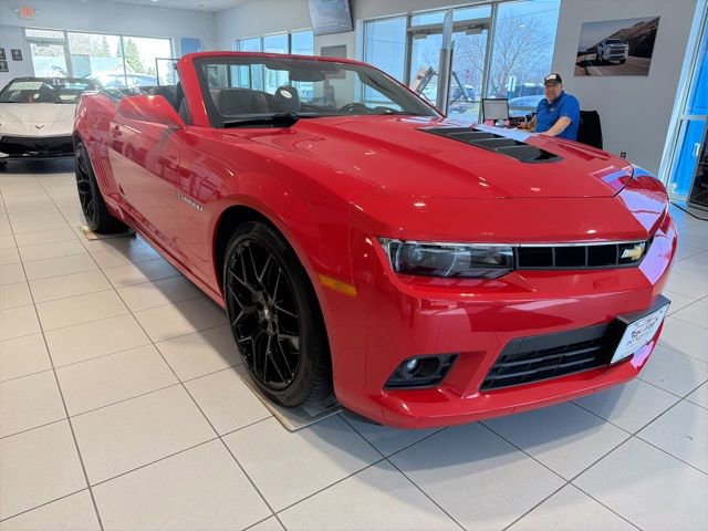 Used 2015 Chevrolet Camaro SS w/ RS Package RWD image 4