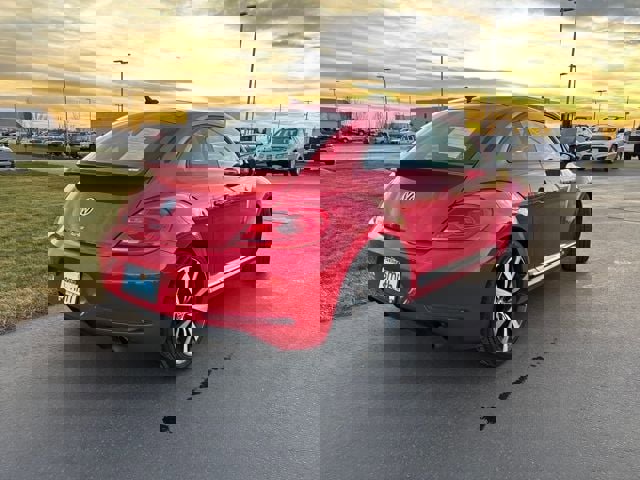 Used 2013 Volkswagen Beetle Turbo image 3