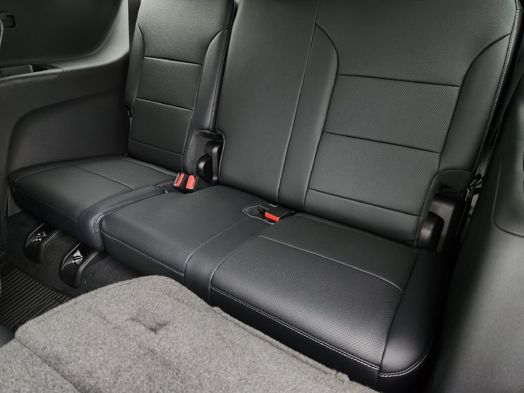 New 2026 Chevrolet Traverse LT w/ Driver Confidence Package FWD image 21