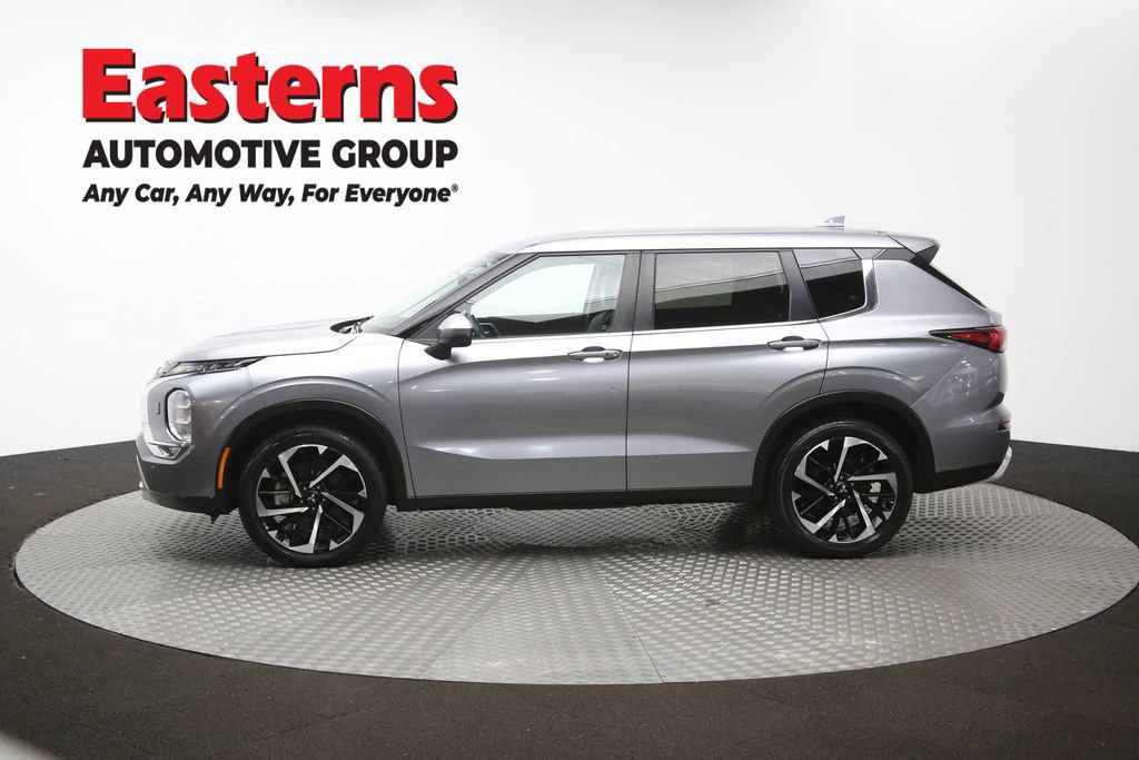 Used 2024 Mitsubishi Outlander SE image 59