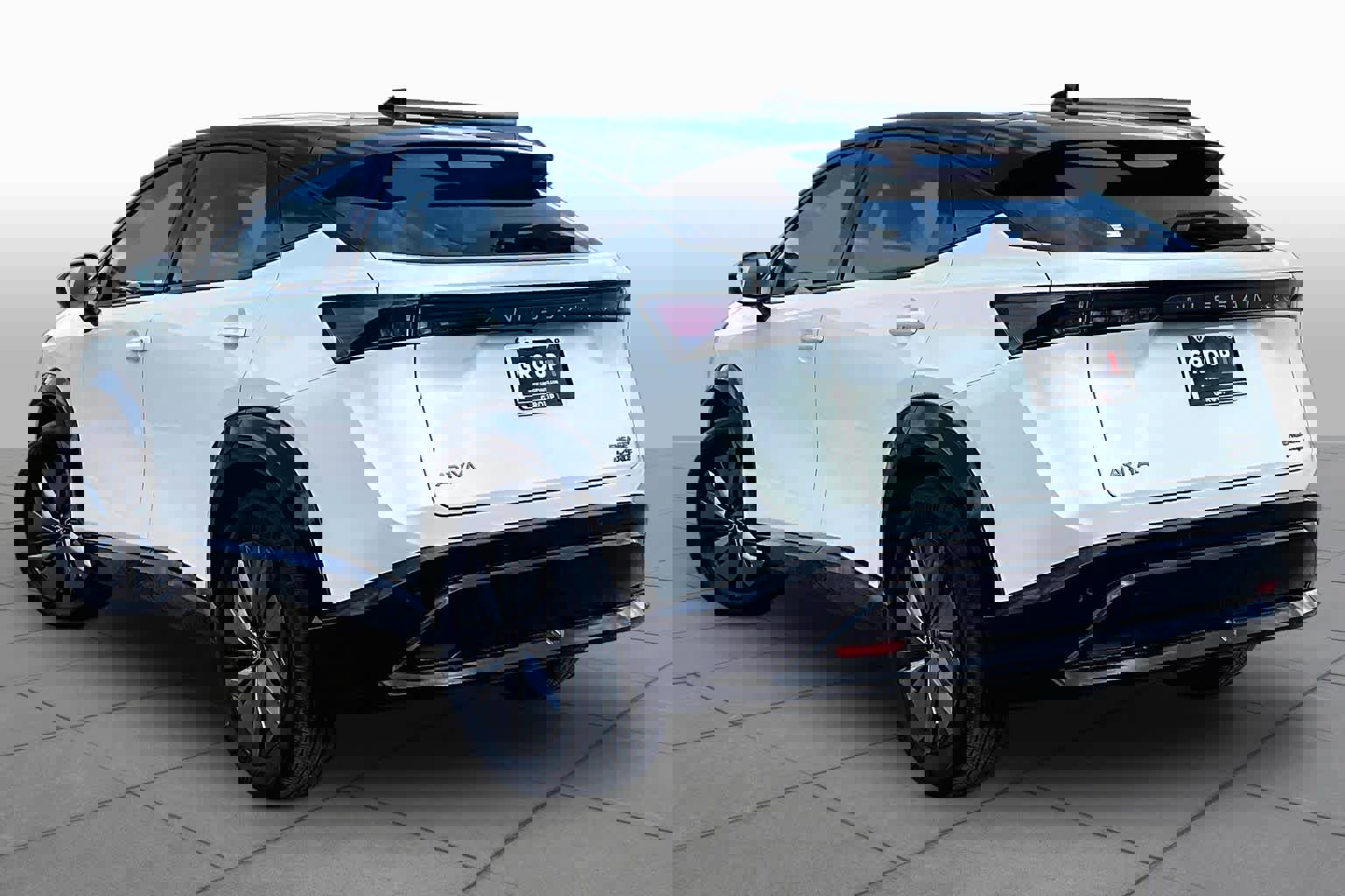 Used 2024 Nissan Ariya AWD image 11