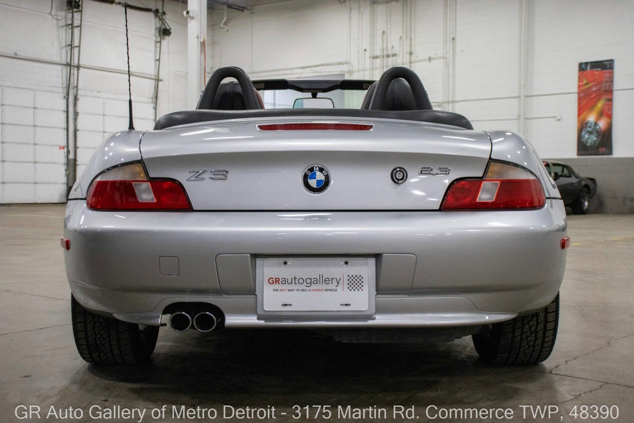Used 2000 BMW Z3 2.5i image 7