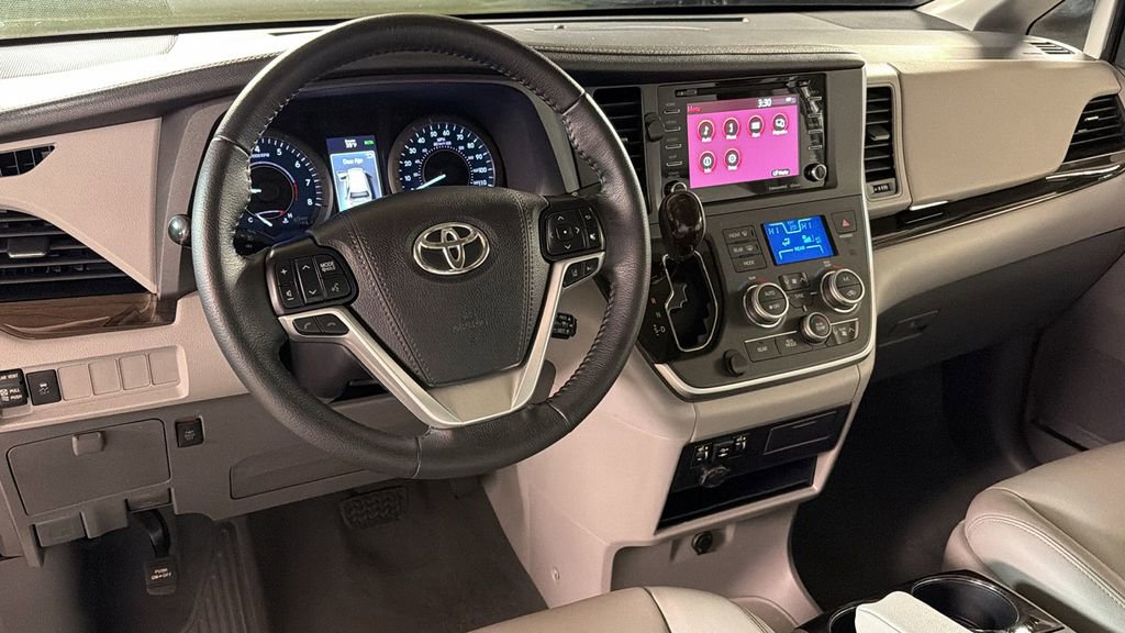 Used 2020 Toyota Sienna XLE image 16