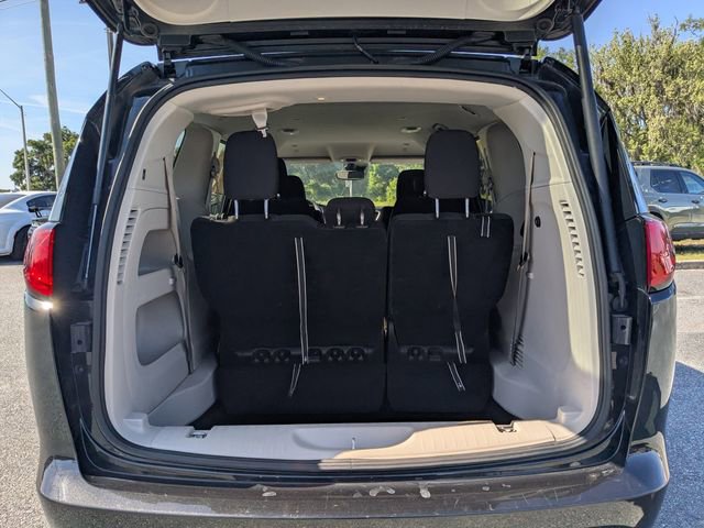 Used 2023 Chrysler Voyager LX image 11