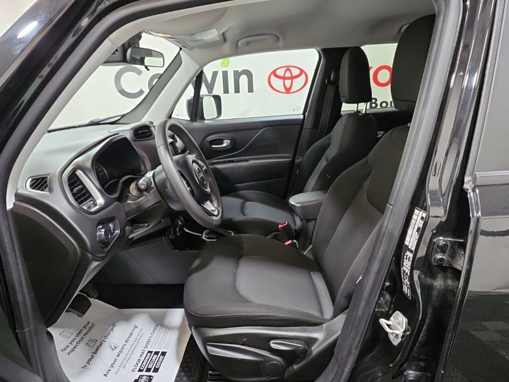 Used 2023 Jeep Renegade Latitude image 23