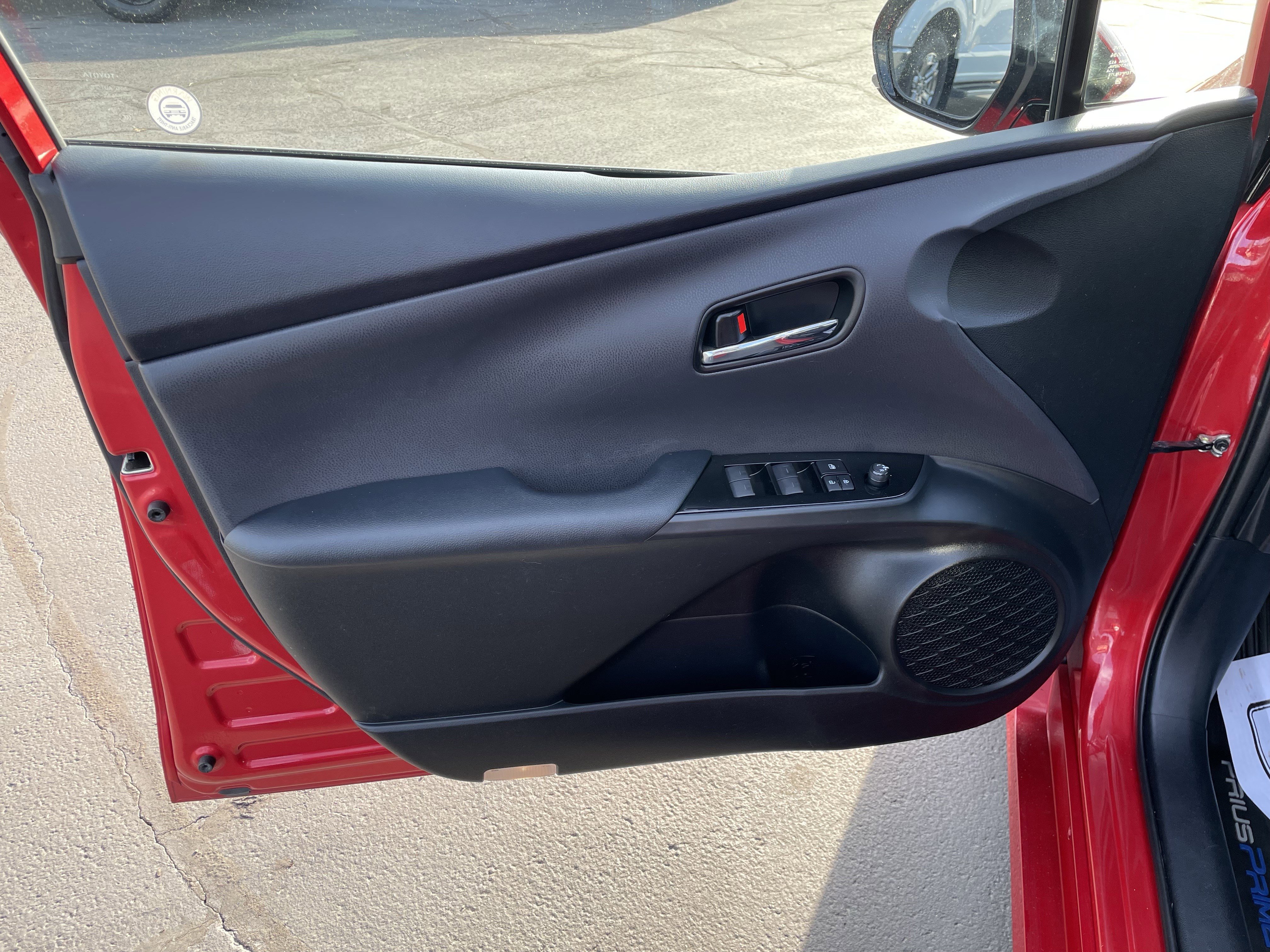 Used 2020 Toyota Prius Prime LE image 11