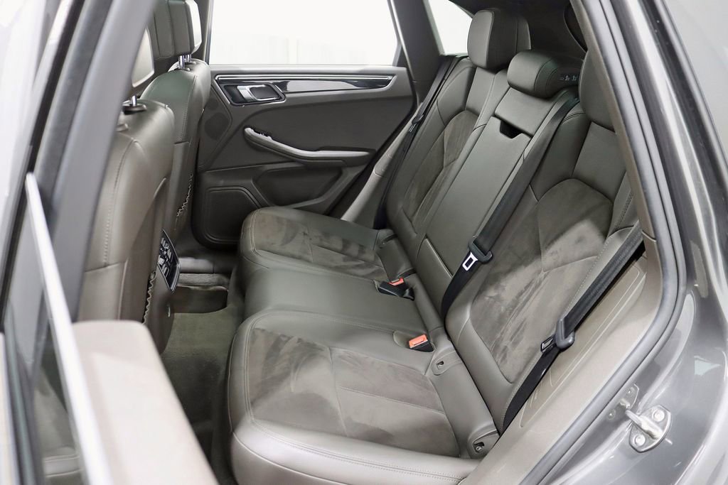 Used 2018 Porsche Macan image 22