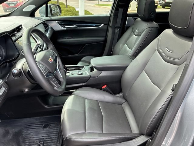 Certified 2025 Cadillac XT5 Premium Luxury w/ Technology Package AWD/4WD image 10