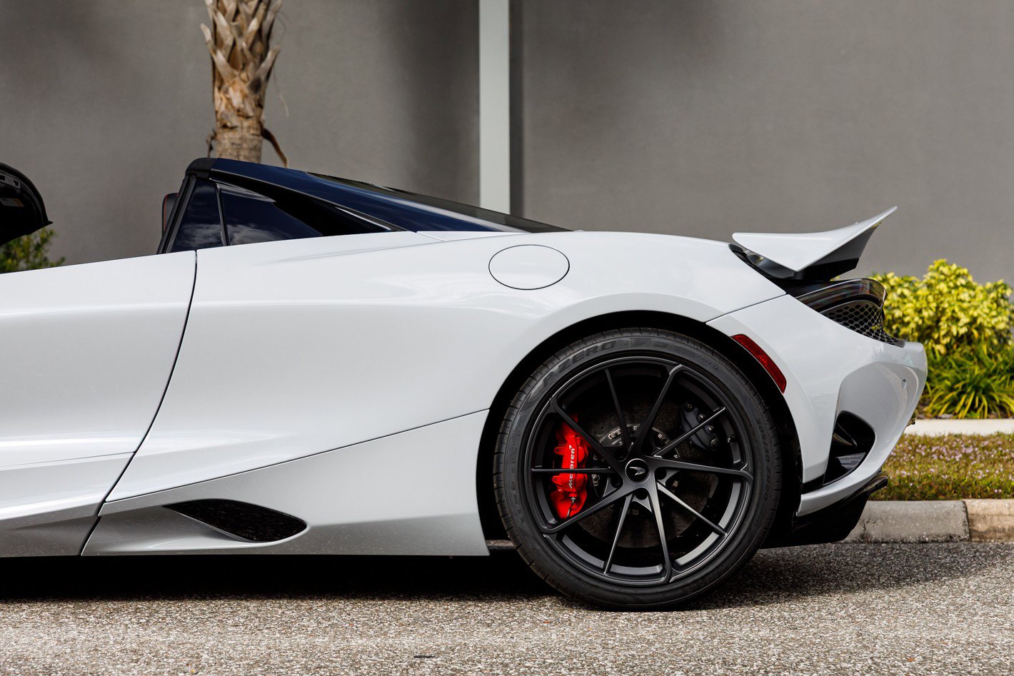 Used 2026 McLaren 750S Spider RWD image 20