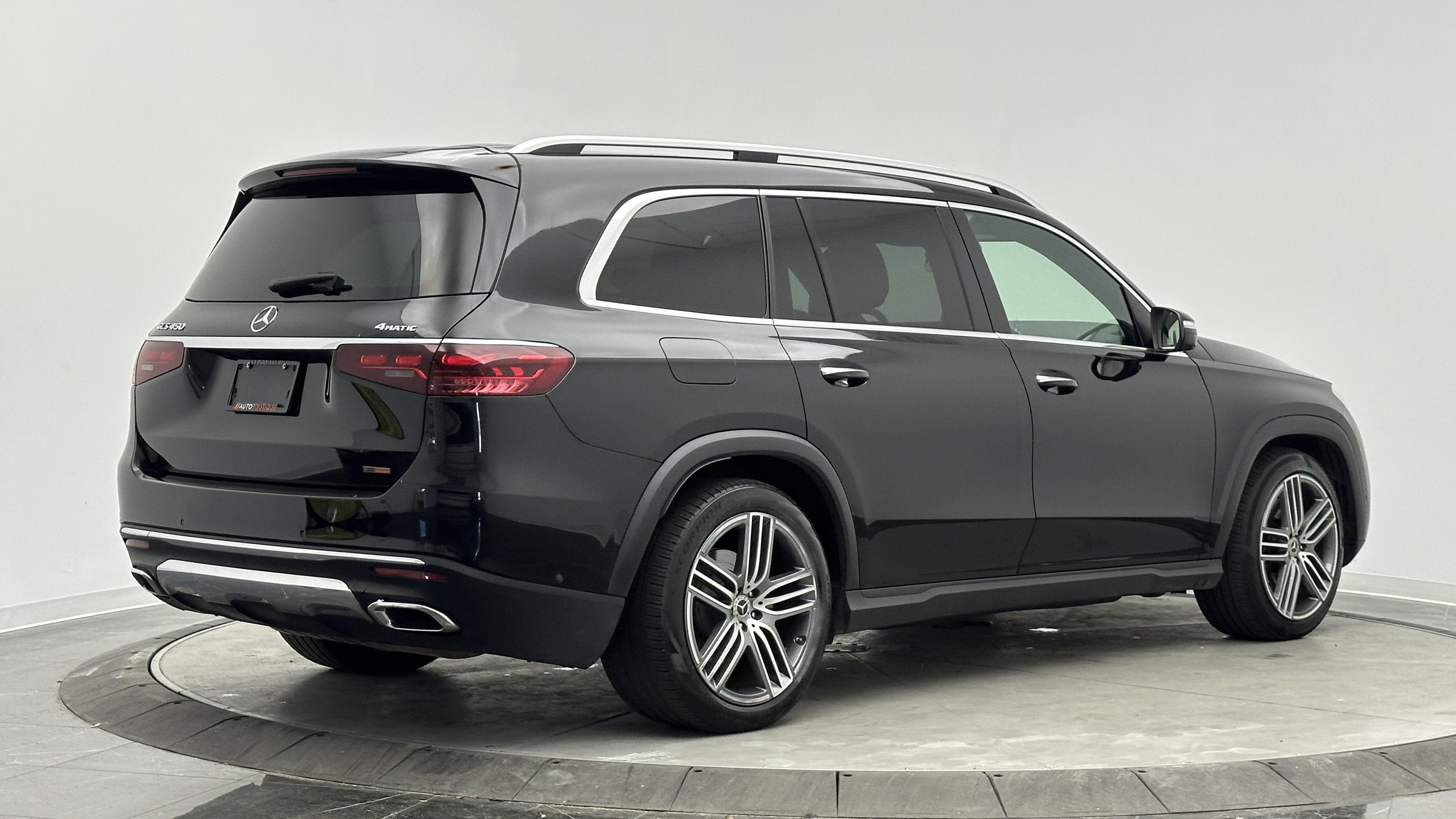 Used 2024 Mercedes-Benz GLS 450 4MATIC image 11