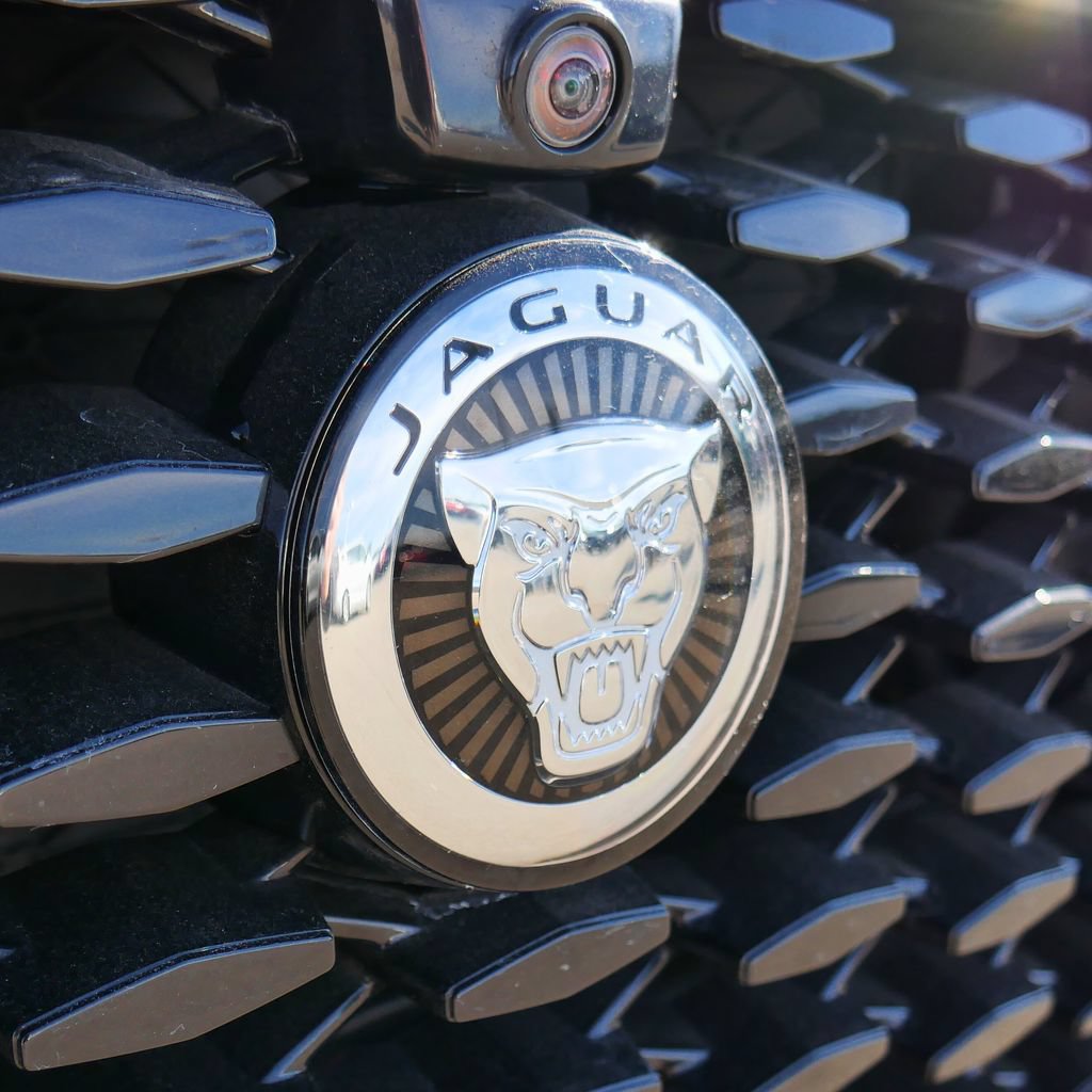 Used 2024 Jaguar F-PACE SVR AWD/4WD image 16