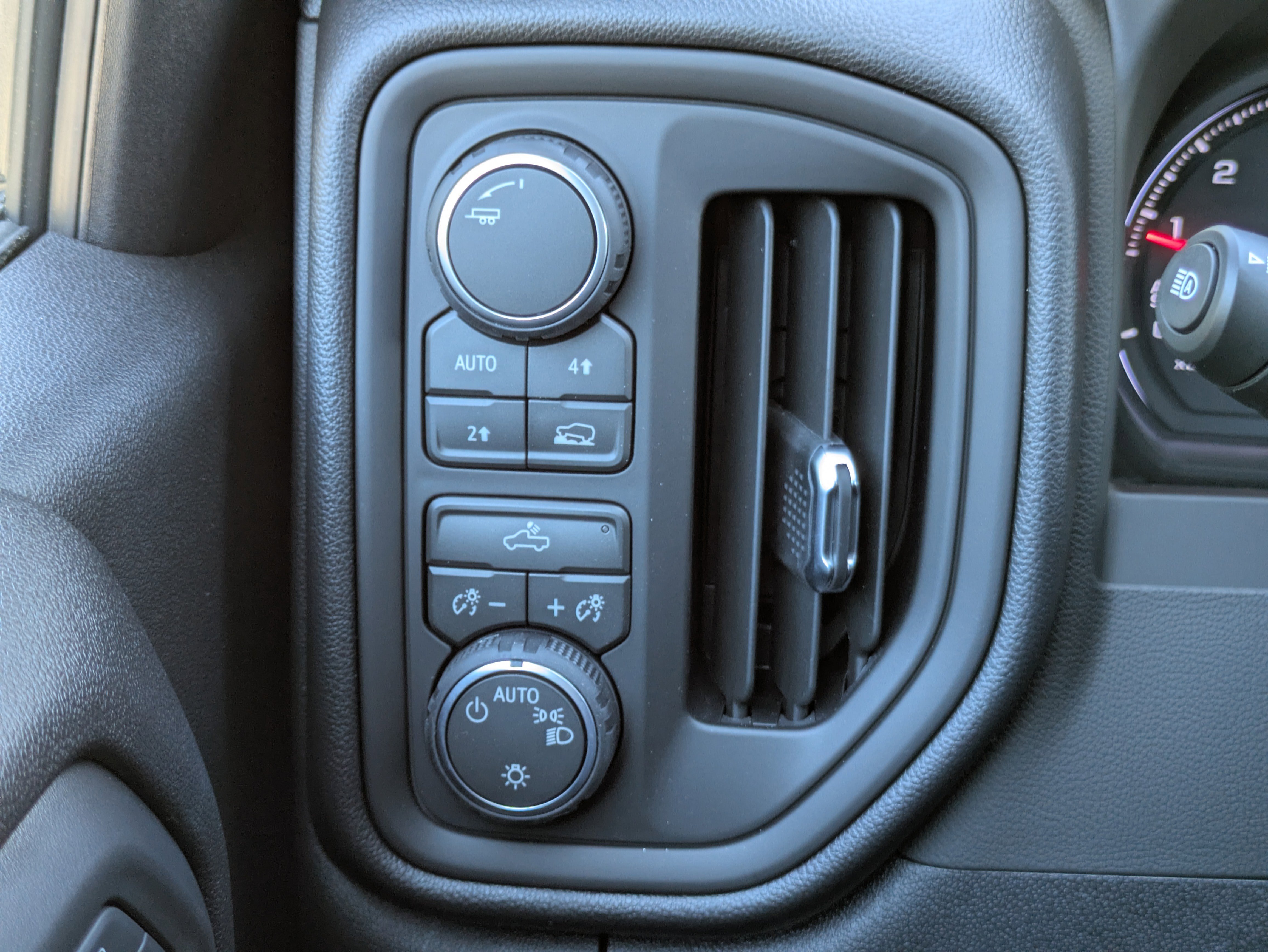 New 2026 Chevrolet Silverado 1500 Custom w/ Turbomax Blackout Package AWD/4WD image 13