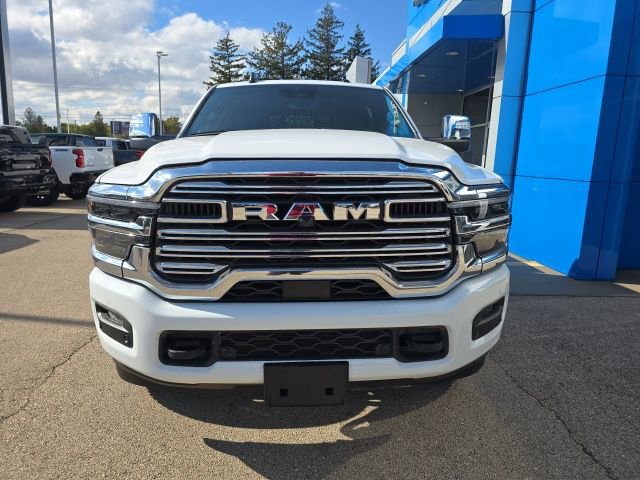 Used 2025 RAM 2500 Laramie AWD/4WD image 2