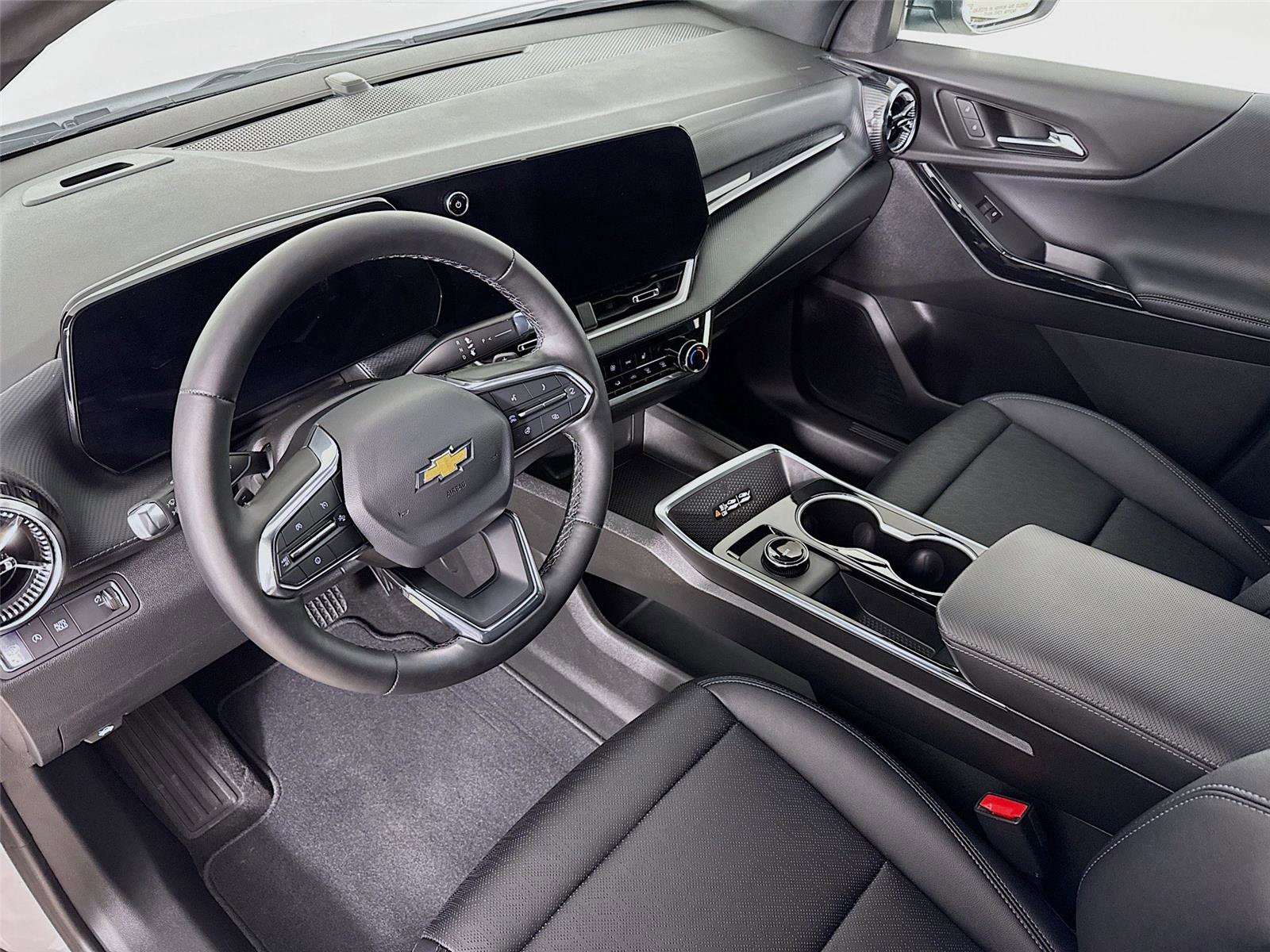 Used 2026 Chevrolet Equinox LT w/ Convenience Package II image 10