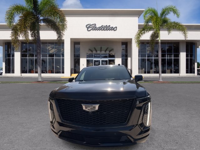 Certified 2026 Cadillac Escalade Platinum Sport w/ LPO, ONYX Package AWD/4WD image 4