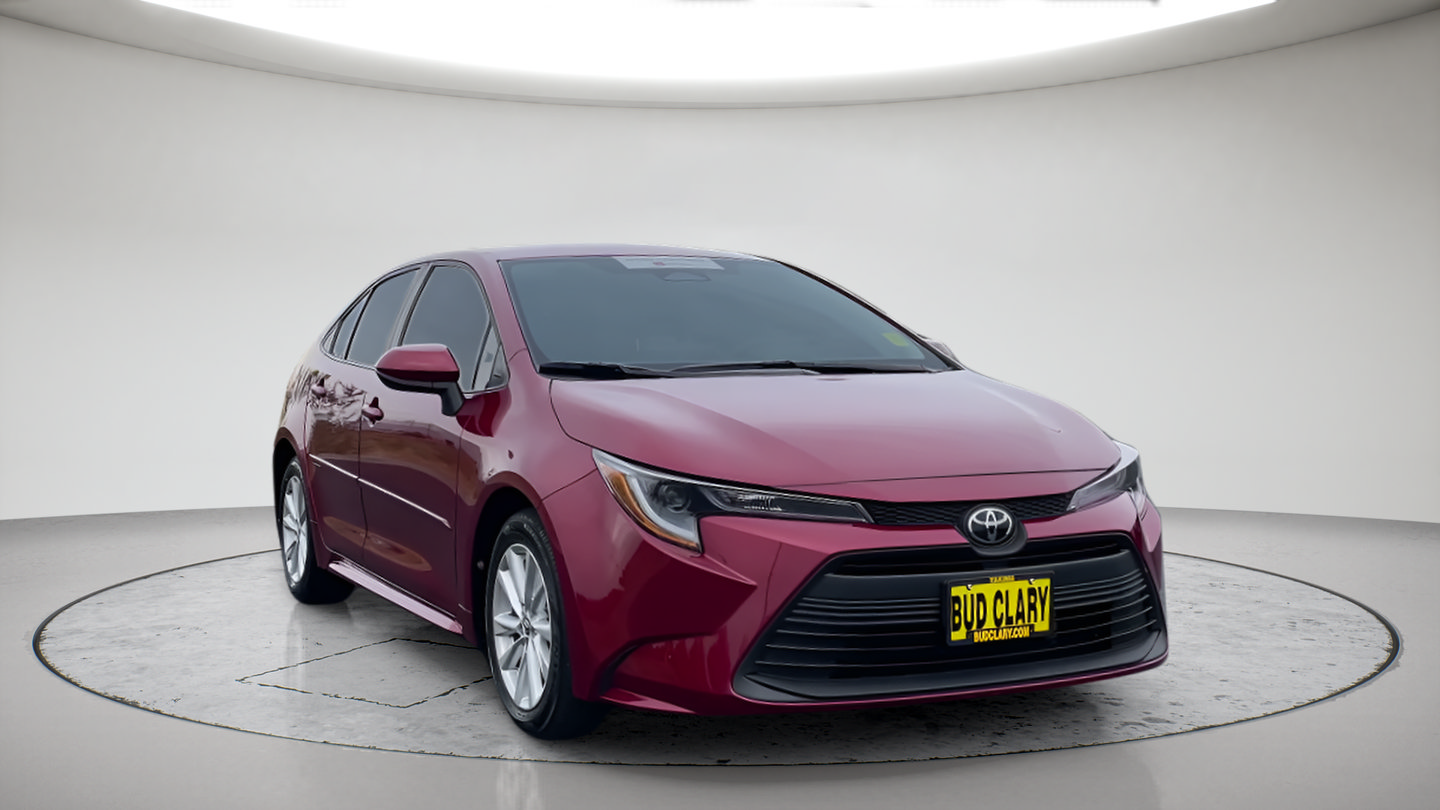 Certified 2025 Toyota Corolla LE w/ LE Premium Package FWD image 3