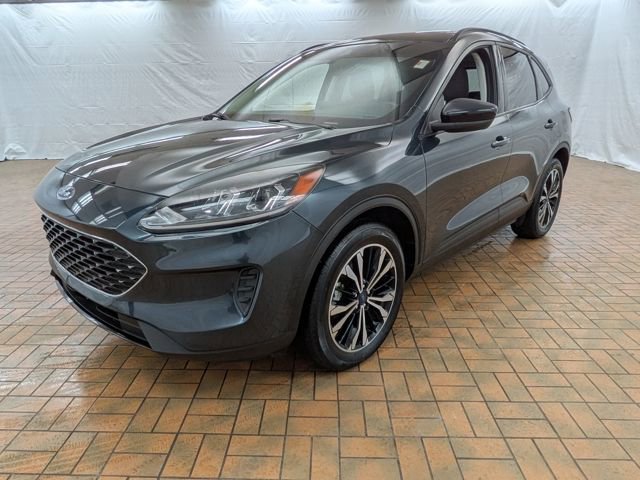 Certified 2022 Ford Escape SE w/ SE Sport Appearance Package image 3