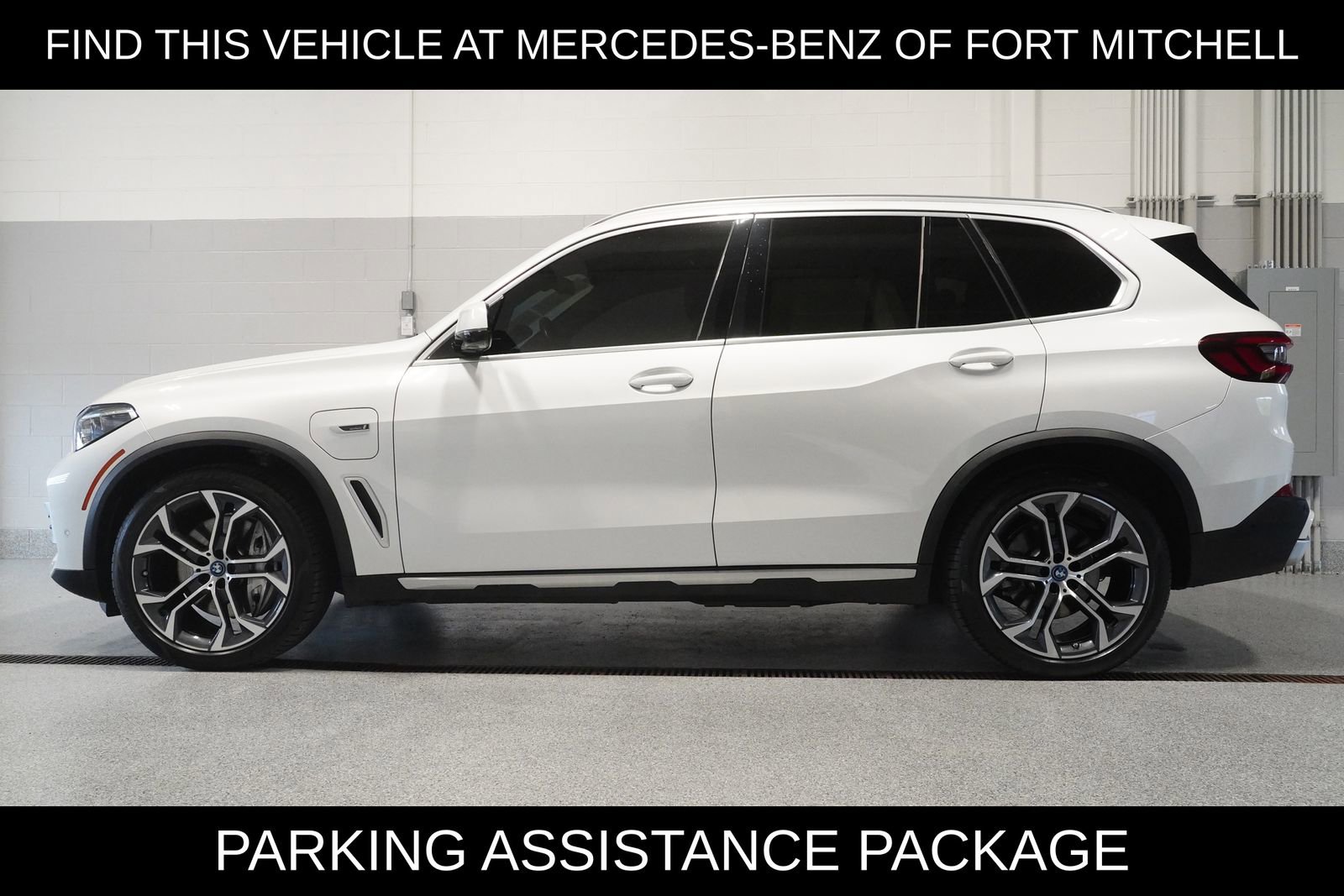 Used 2023 BMW X5 xDrive45e w/ Executive Package AWD/4WD image 3