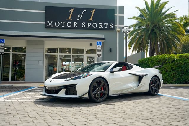 Used 2024 Chevrolet Corvette Z06 w/ Z07 Performance Package RWD image 95