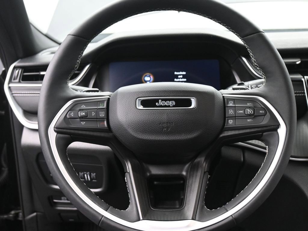 Used 2024 Jeep Grand Cherokee L Laredo w/ Luxury Tech Group I image 30