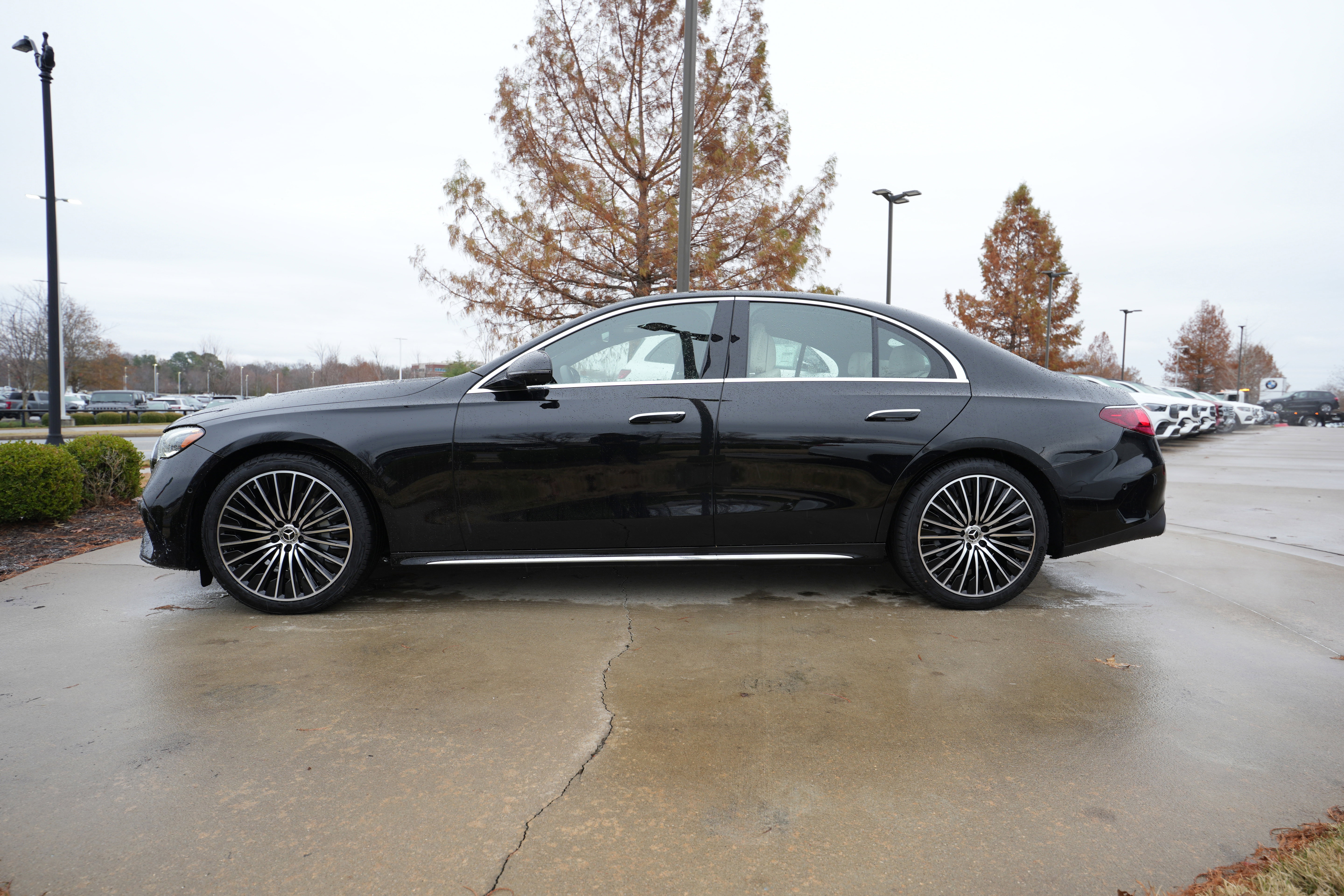 New 2026 Mercedes-Benz E 350 4MATIC Sedan image 4