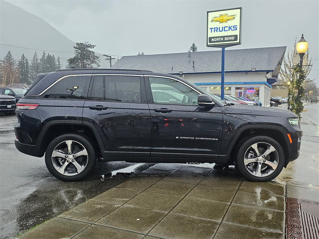 Used 2024 Jeep Grand Cherokee Limited 4xe image 4