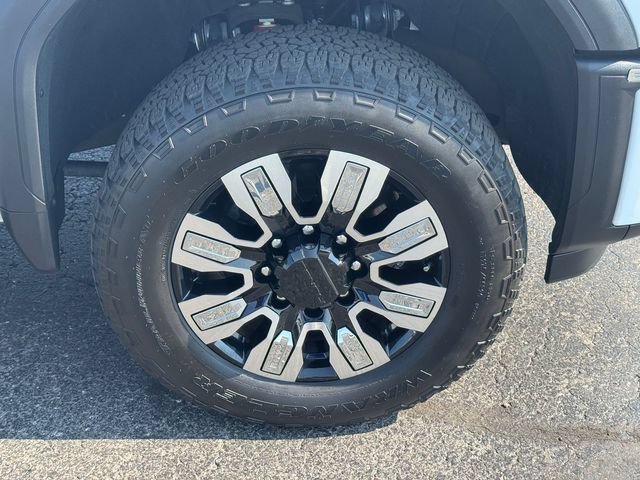 Used 2025 GMC Sierra 3500 Denali w/ Denali Reserve Package AWD/4WD image 9