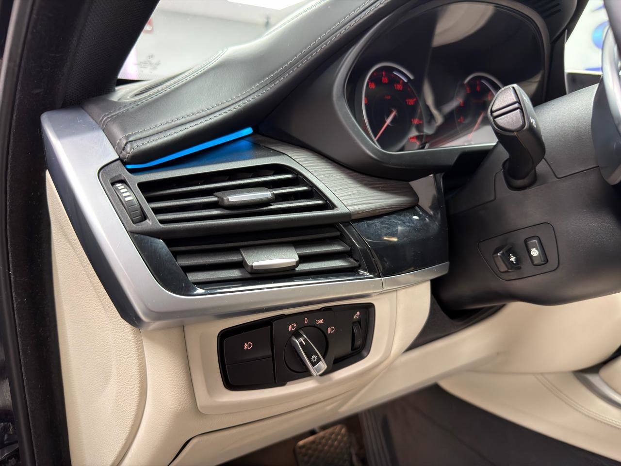 Used 2018 BMW X6 w/ Sports Activity Package image 16