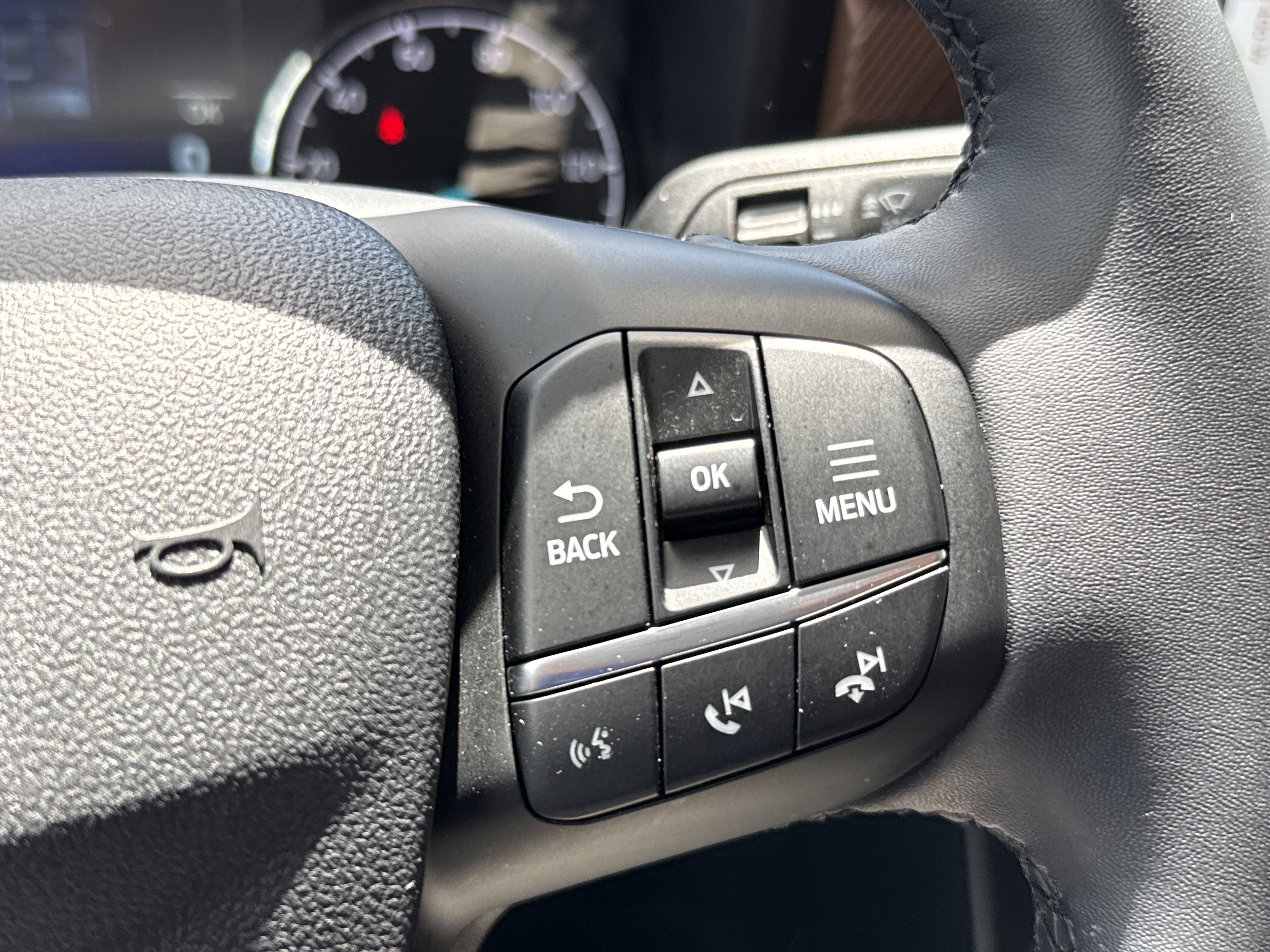 Certified 2024 Ford Maverick Lariat FWD image 18