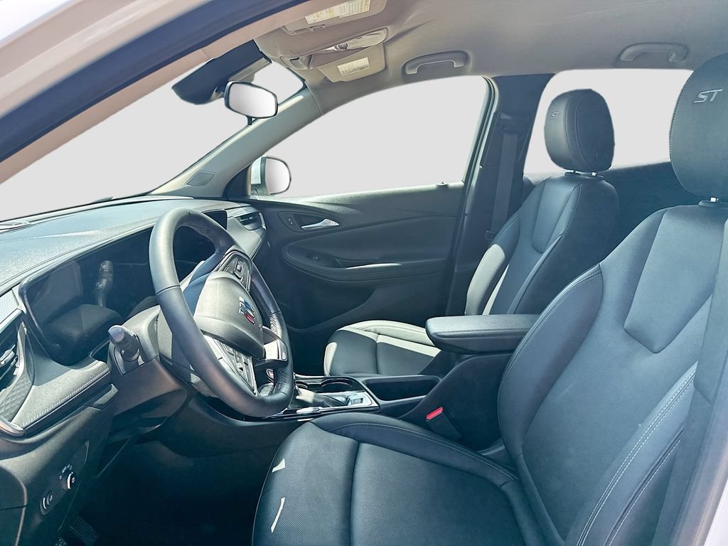 Used 2024 Buick Encore GX Sport Touring w/ Comfort Package FWD image 12