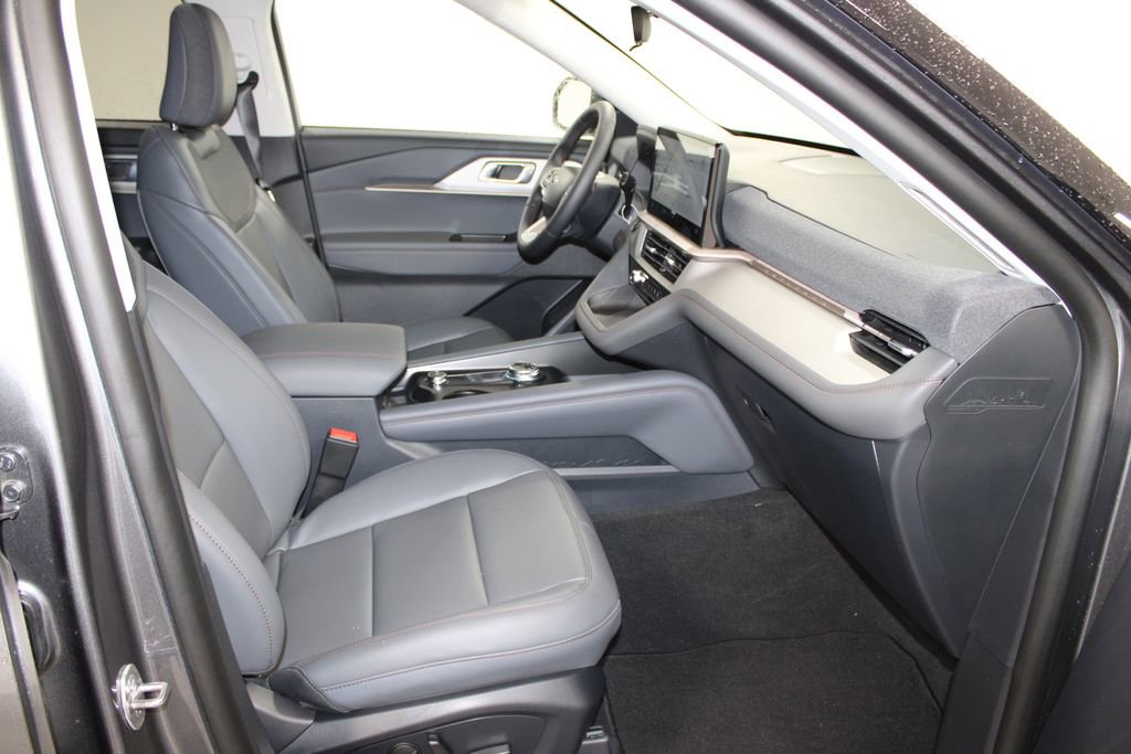 New 2026 Ford Explorer Active RWD image 29