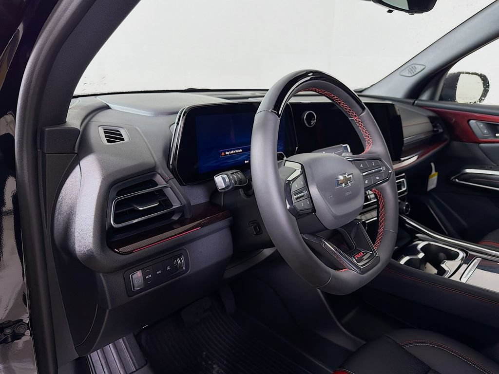 New 2026 Chevrolet Traverse RS w/ LPO, Floor Liner Package AWD/4WD image 9