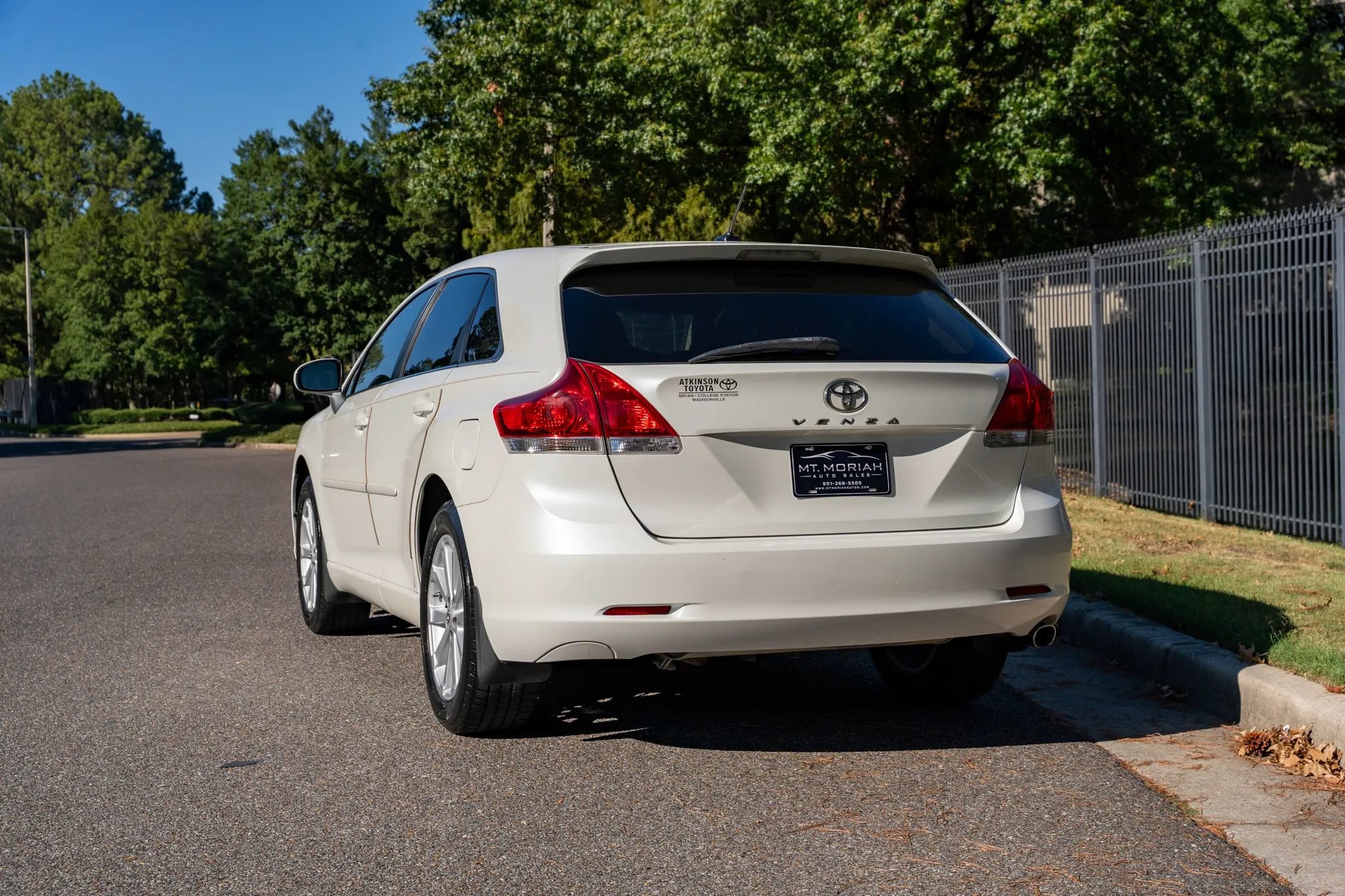 Used 2011 Toyota Venza FWD image 7