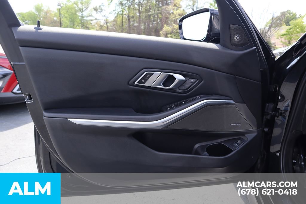 Used 2023 BMW 330i Sedan w/ Premium Package image 15