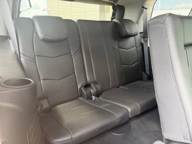 Used 2016 Cadillac Escalade Luxury AWD/4WD image 19