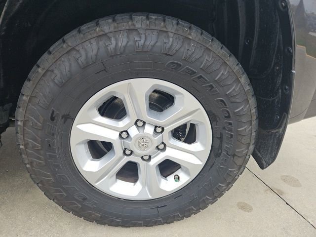 Used 2021 Toyota 4Runner SR5 Premium w/ Moonroof Package image 22