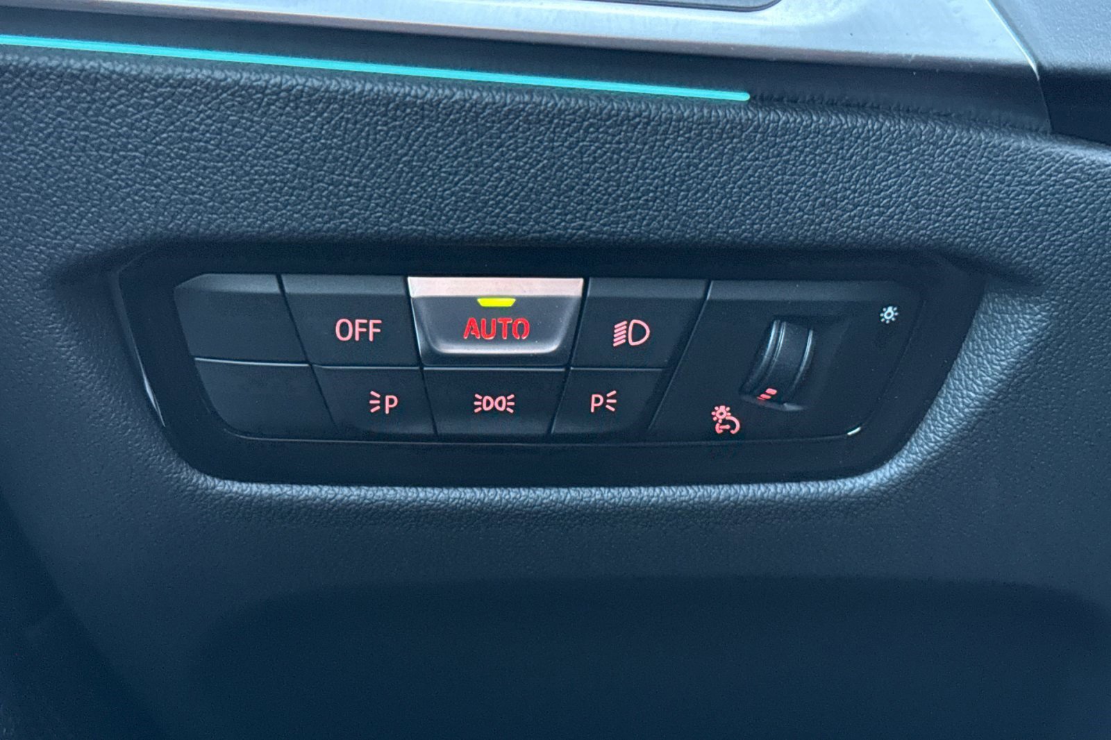 Certified 2023 BMW 330e w/ Convenience Package image 35