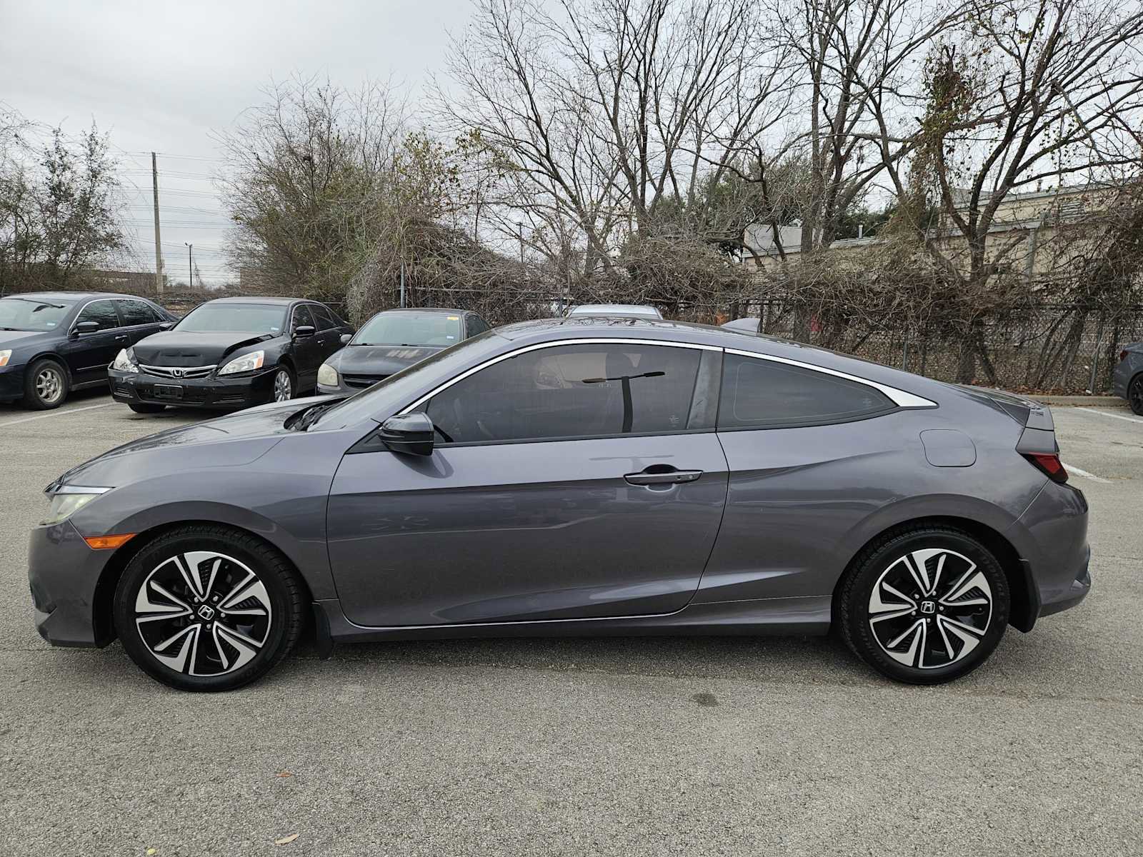 Used 2018 Honda Civic EX-T image 4
