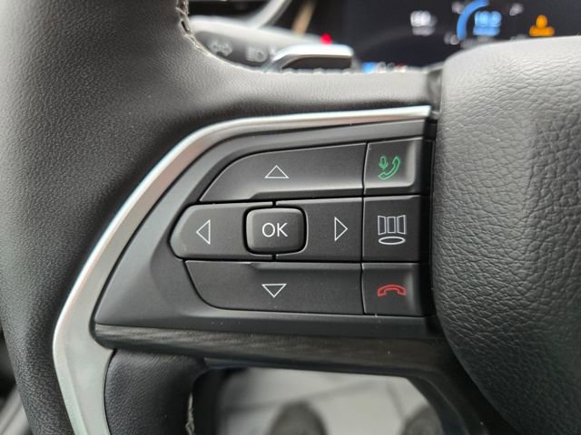 Used 2025 Jeep Grand Cherokee Altitude image 19