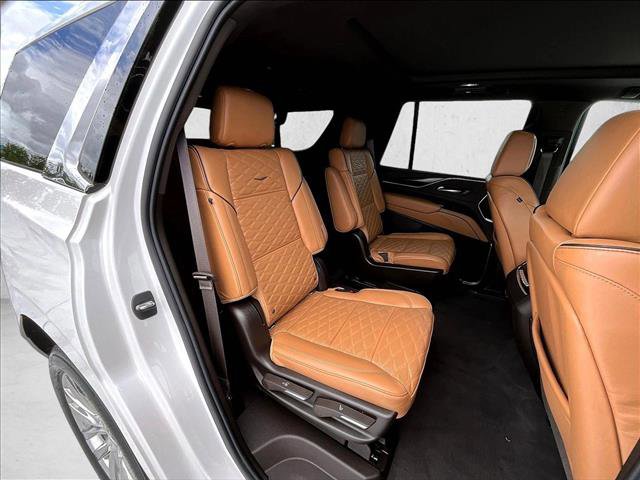 Used 2021 Cadillac Escalade Premium Luxury w/ Driver Assist Tech Package AWD/4WD image 29