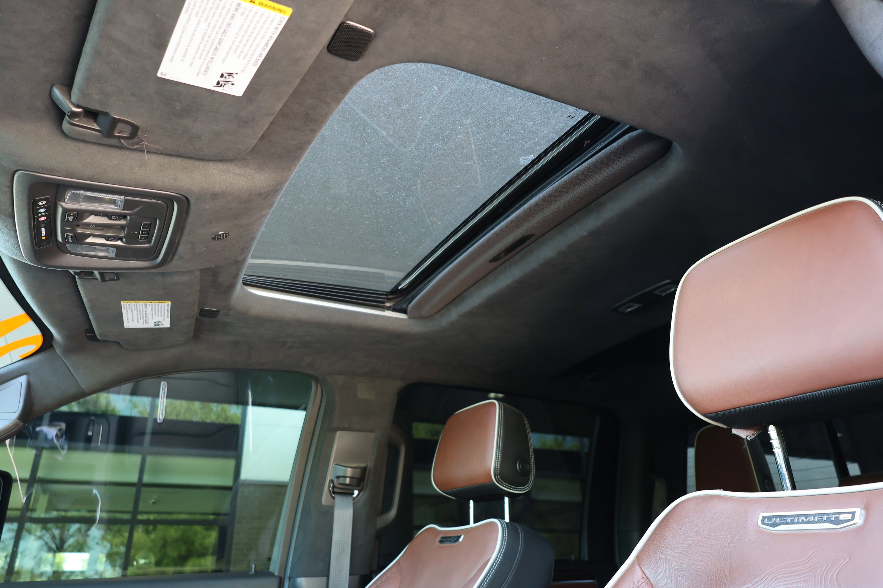 Used 2024 GMC Sierra 2500 Denali Ultimate w/ Snow Plow Prep/Camper Package image 8