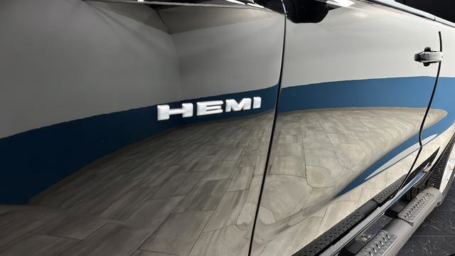 Used 2022 Dodge Durango R/T image 36