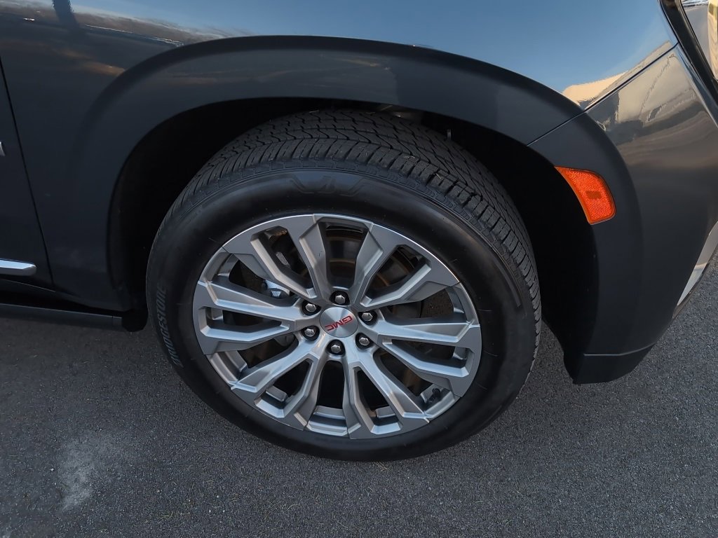 Used 2021 GMC Yukon Denali w/ Denali Ultimate Package image 3