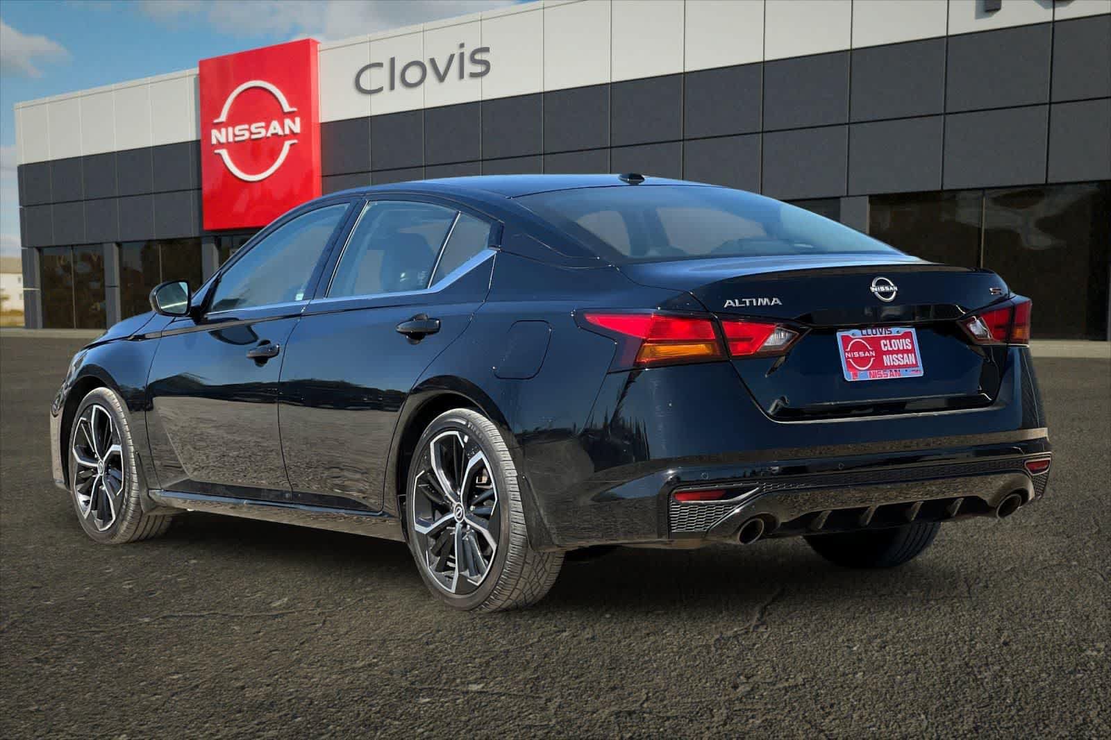 Used 2024 Nissan Altima 2.5 SR FWD image 7