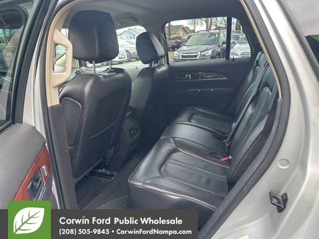 Used 2012 Lincoln MKX FWD image 12